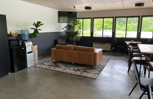 Loudonville Hotel | The Hemlock Inn