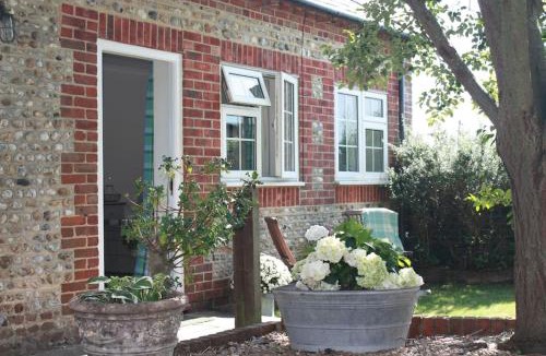 East Ashling Apartment | The Hen House