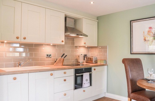 Kilham Cottage | The Hen House - UK38436