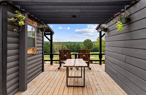 Henderson Cabin | The Hendo - Cabin #1 - Studio Style