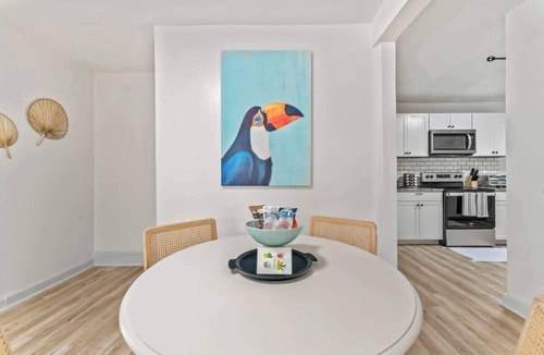 South Riverside Apartment | *The Hendricks #1* Wifi/Firepit