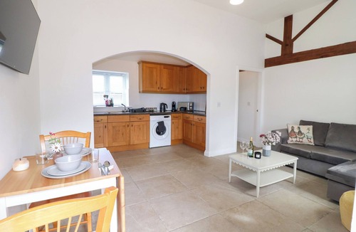 Little Haywood Cottage | THE HEREFORD LODGE, pet friendly, with a garden in Great Haywood