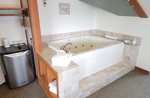 La Conner Bed & Breakfast | The Heron Inn & Day Spa