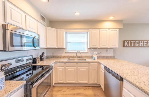 Gulf Shores Villa | The Herron, Sleep 20, Walk beach