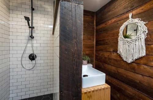 Woodstock Hotel | The Herwood Inn