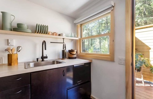 Woodstock House | The Herwood Inn