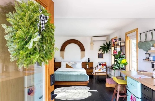 Woodstock House | The Herwood Inn