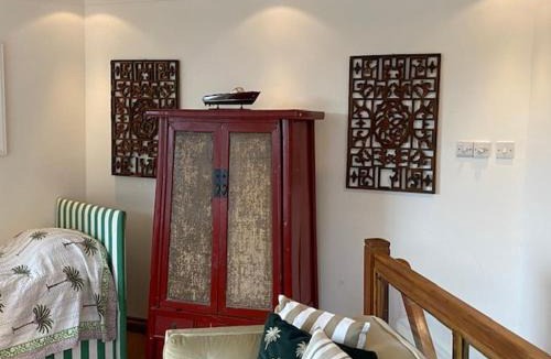 Goldsithney House | The Hexagon House