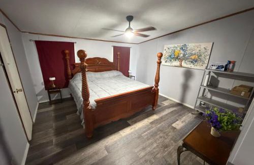 Huntsville House | The Hidden Creek Hideaway