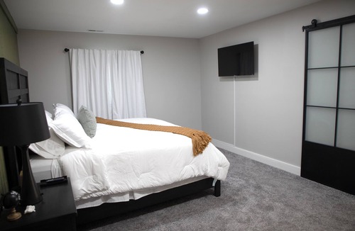 New Century House | The Hidden Gem 2-bedroom Guesthouse in Edgerton with full kitchen
