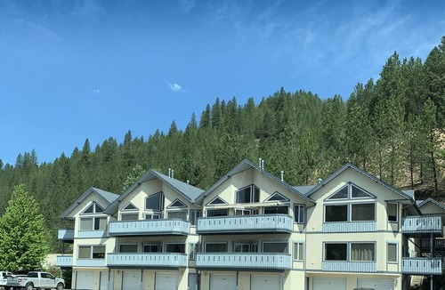 Kellogg Condo | The Hidden Gem Hideaway