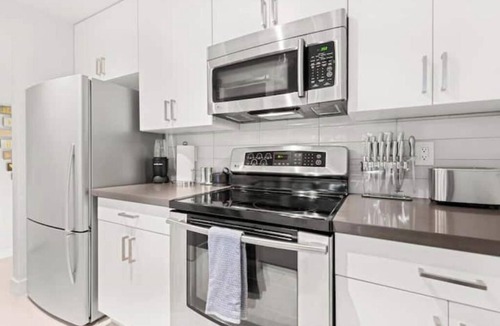 Chandler House | ~The Hidden Gem~ King Bed and Hot Tub!nn