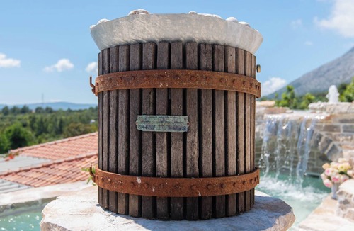 Stankovici Villa | The Hidden Treasure Village, 7-Bedroom Luxury Holiday Resort with children playground, private Pool and Private Parking, SEA VIEW