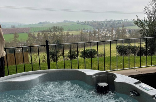 Symonds Yat Cabin | The Hideaway at Symonds Yet with Hot Tub