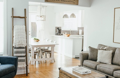 Old East Dallas House | The Hideaway at Knox Henderson + Pool + Hot Tub
