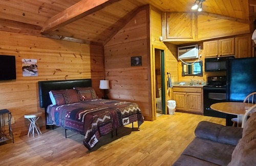 Chico Cabin | The Hideaway at Northside Marina & Resort