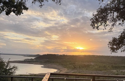 Belton House | The Hideaway at Stillhouse Hollow: A Cozy 3/3- Breathtaking Sunsets, Belton, TX