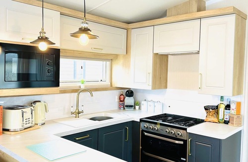 Cayton Bay House | The Hideaway, Cayton Bay