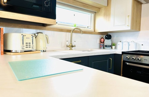 Cayton Bay House | The Hideaway, Cayton Bay