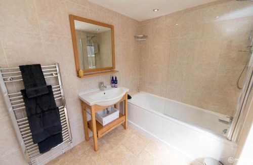 Warwick Town Centre House | The Hideaway