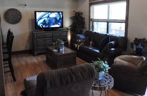 Alix Cabin | The Hideaway @ Horsehead Lake
