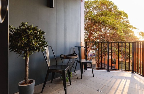 Newcastle Apartment | The Hideaway - Newcastle CBD Apartment