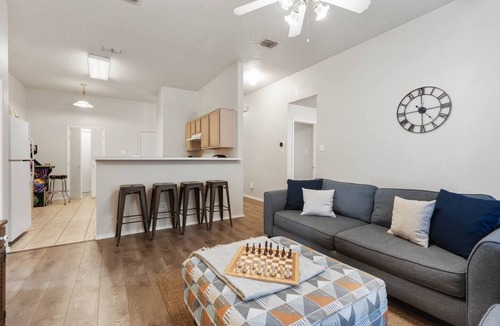 Burleson House | The Hideaway NFLX Arcade Soak tub Garage!