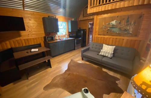 Paluxy Cabin | The Hideaway Ranch and Refuge