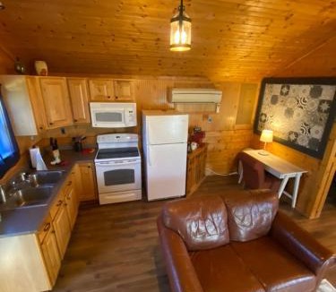 Paluxy Cabin | The Hideaway Ranch and Refuge