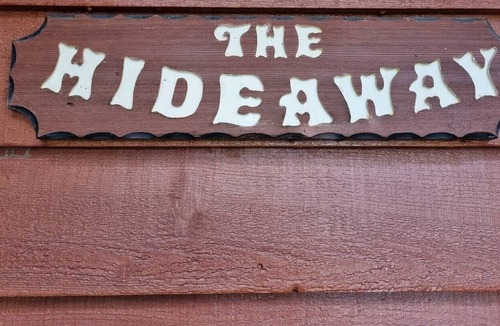 Landsborough House | 'The Hideaway' Sunshine Coast Hinterland