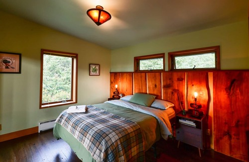 Ocean City Cabin | The Hideaway: Uninterrupted Ocean Views, Open Floor Plan, Hot Tub