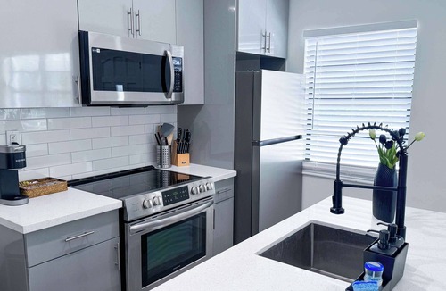 Wilton Manors Apartment | The Hideaway - Wilton Manors