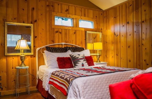Sayles Blvd. Area House | The Hideout - A Sayles Ranch Guesthouse