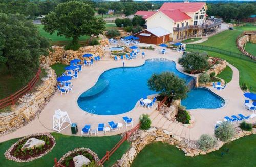 Brownwood Hotel | The Hideout Golf Club & Resort