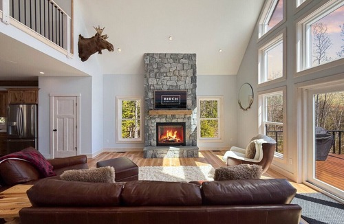 Center Conway House | The Hideout | New, Views, Theater, Fireplace, Deck