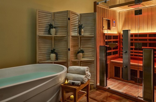 Glencoe Hotel | The Highland Dallas, Curio Collection by Hilton