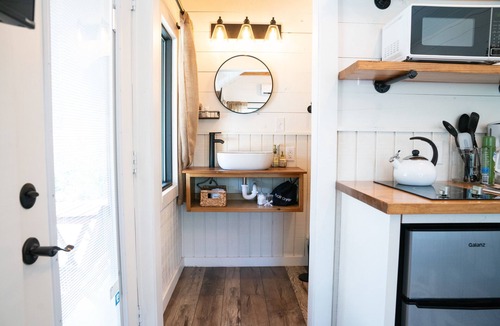 Hondo Cabin | The Highland Escape: A Serene Escape Amidst Nature's Majesty