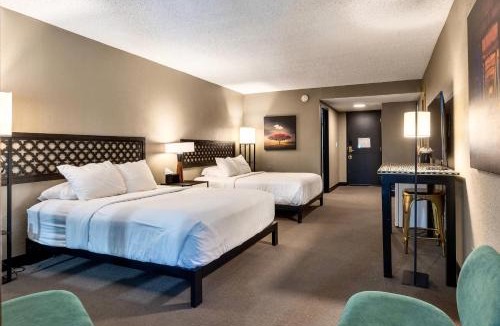 Iowa City Hotel | The Highlander Hotel, Ascend Hotel Collection