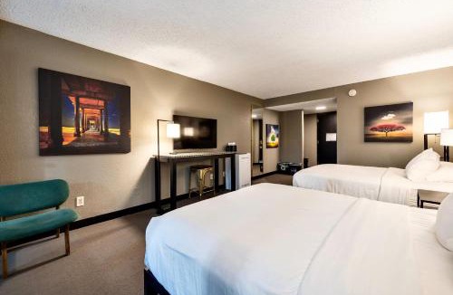 Iowa City Hotel | The Highlander Hotel, Ascend Hotel Collection