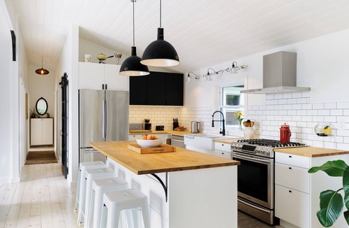 Grey Highlands House | The Highlands- 7 Acres Overlooking Lake Eugenia