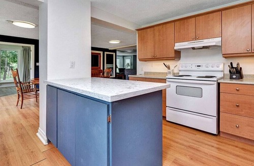 Prince Edward House | The Highway House - PEC Waterview Getaway
