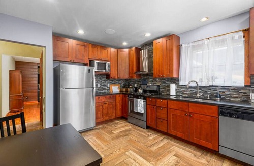 The Hill House | The Hill | 4 Bed 2 Bath | Beautiful Private Home