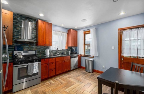 The Hill House | The Hill | 4 Bed 2 Bath | Beautiful Private Home