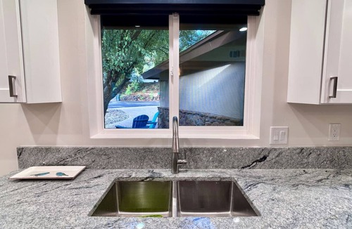 Swiss Manor House | The Hillcrest Hideaway - Modern Elegance - Hot Tub