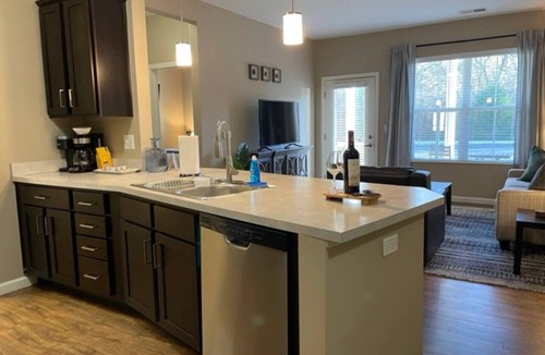 Tuttle West Apartment | The Hilliard Executive | No Steps | Luxury Beds