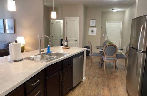 Tuttle West Apartment | The Hilliard Executive | No Steps | Luxury Beds