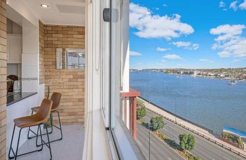 Hamilton Apartment | The Hillside at Hamilton - A Fresh Riverfront Abode