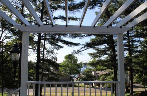 Lake Delton House | The Hillside B&B. Home w/Breakfast Service!