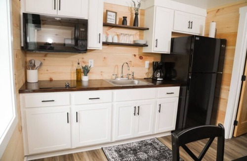 Milroy Cabin | The Hillside Hideaway - Hartman Center