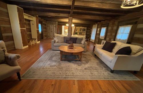 Goshen Villa | The Hilltop Cabin